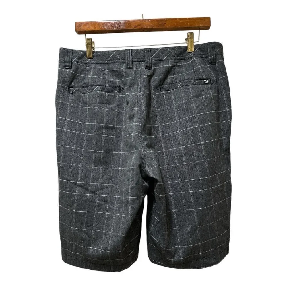 Travis Mathew Chino Shorts Men's 34 Golf Performance Dark Grey White Pinstripe